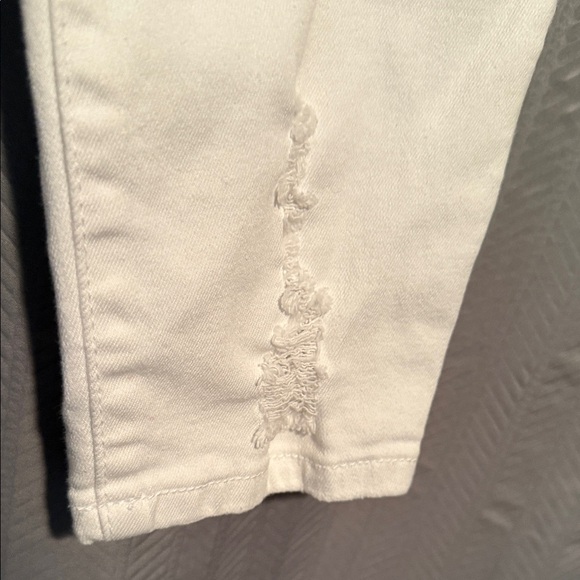 Refuge Distressed Jeans - Picture 6 of 7